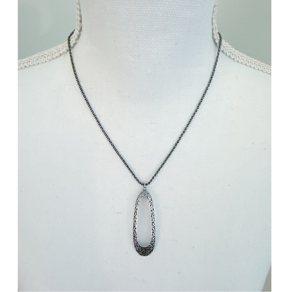Silpada Sterling Silver Oblong Oval Filigree Scroll Heart Necklace 18” N1623
